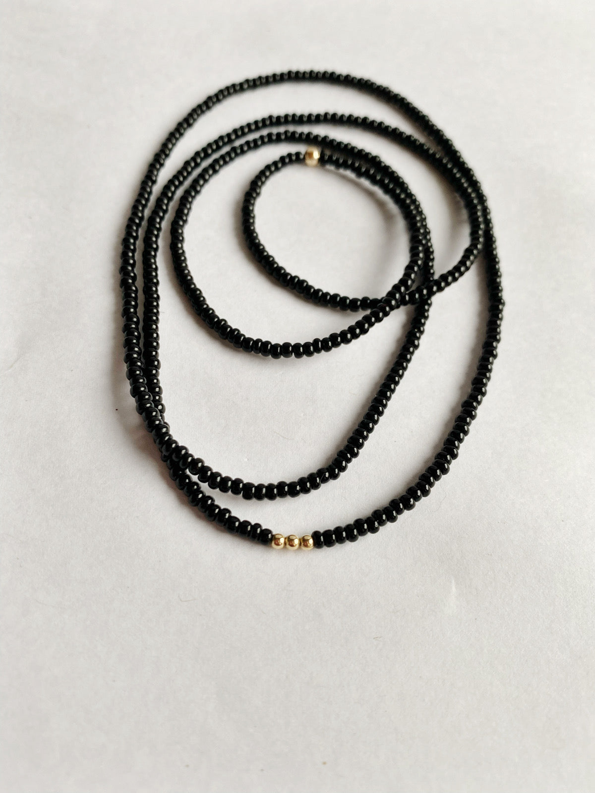 afternoon stars black and gold beaded necklace - andJules Jewelry